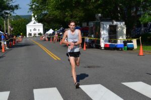 Willie Moore runs to victory in the 2019 Firecracker 5K
